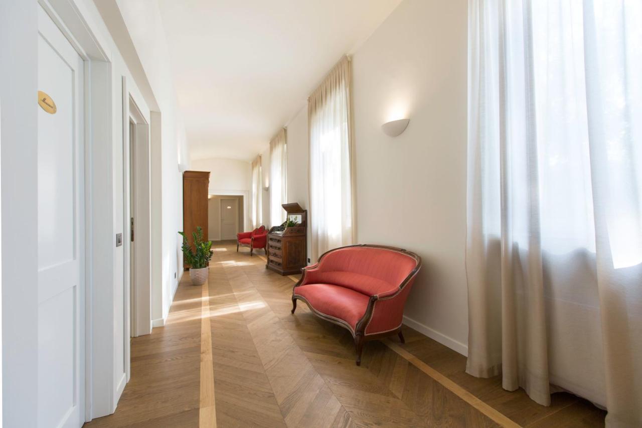 Villaggio Narrante - Foresteria Delle Vigne 塞拉伦加·达尔巴 外观 照片